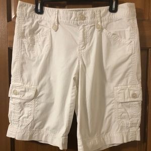 Eddie Bauer Womens white shorts. Size 10